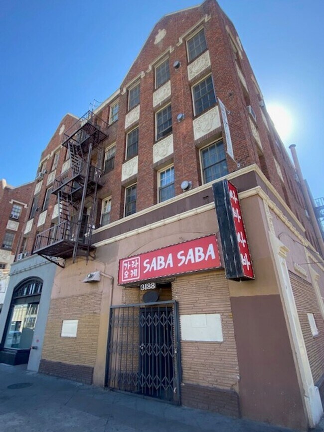 More details for 3176-3188 W 8th St, Los Angeles, CA - Retail for Lease