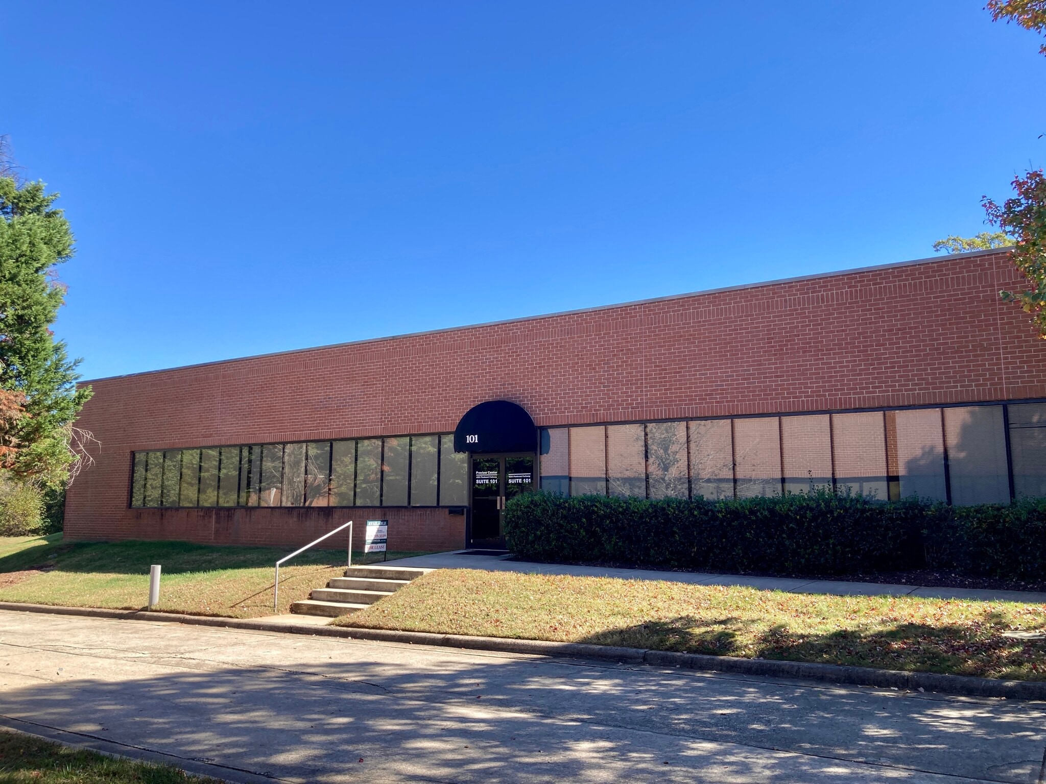 4253 Piedmont Pky, Greensboro, NC for lease Building Photo- Image 1 of 8