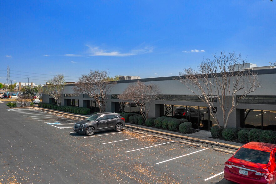 10100-10146 Huebner Rd, San Antonio, TX à louer - Photo du bâtiment - Image 1 de 9