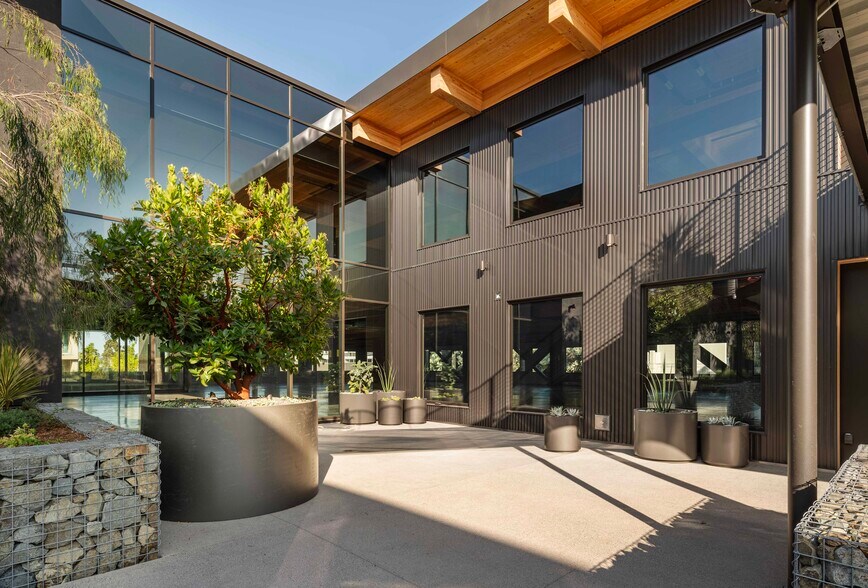 4204 Glencoe Ave, Marina Del Rey, CA à louer - Photo du bâtiment - Image 3 de 15