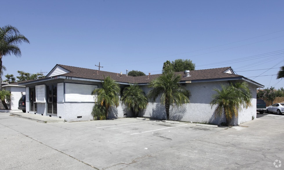 200 N Brookhurst St, Anaheim, CA for sale - Primary Photo - Image 1 of 3