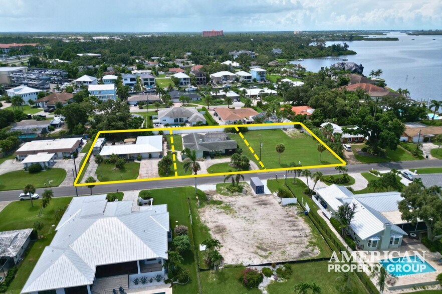 Residential Assemblage Near Siesta Key portefeuille de 3 propriétés à vendre sur LoopNet.ca - Photo du bâtiment - Image 3 de 8