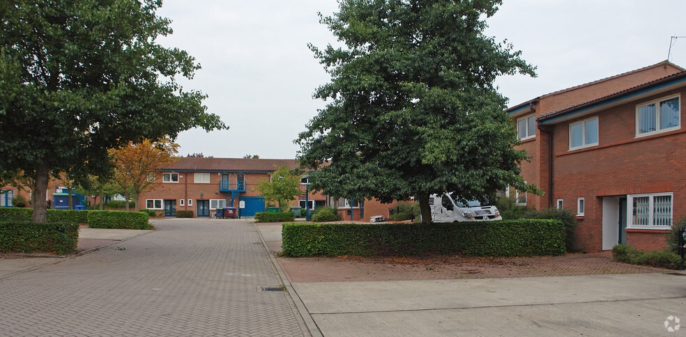 Crown Hl, Milton Keynes à louer - Photo du bâtiment - Image 3 de 4