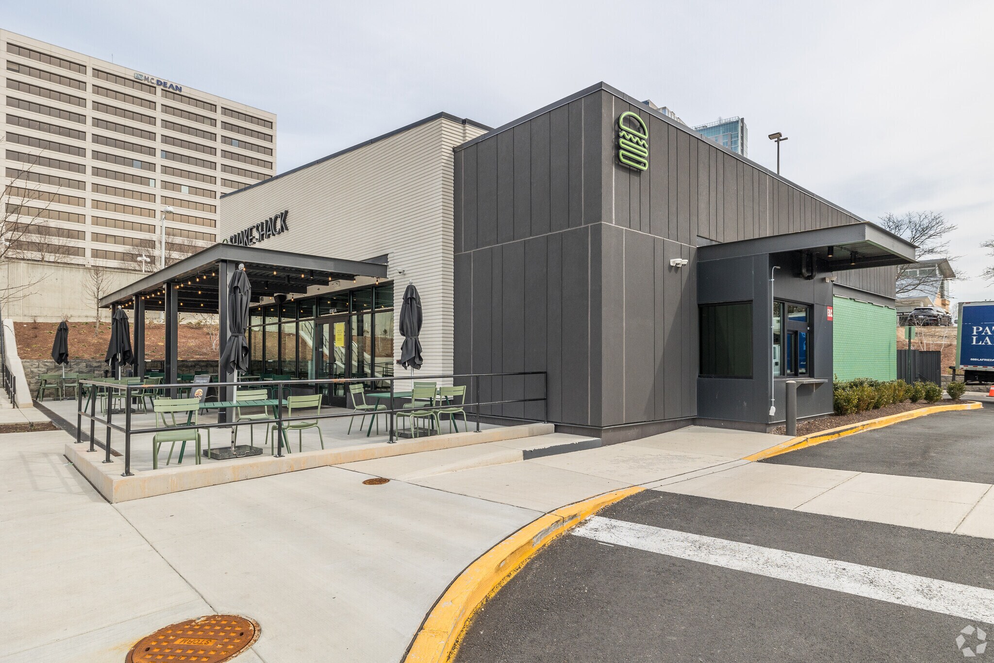 8361 Leesburg Pike, Vienna, VA à vendre Photo principale- Image 1 de 6