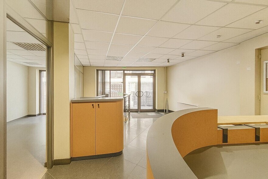 Office in Paris for sale - Interior Photo - Image 1 of 6