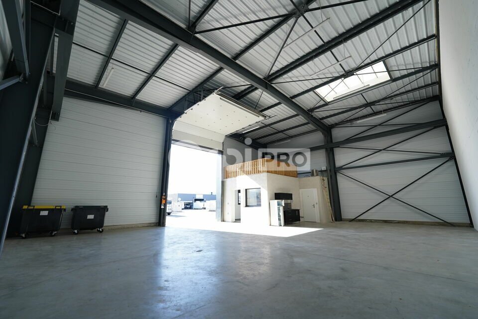147 Rue De L'Aeropostale, Colombier-Saugnieu for lease Interior Photo- Image 1 of 10