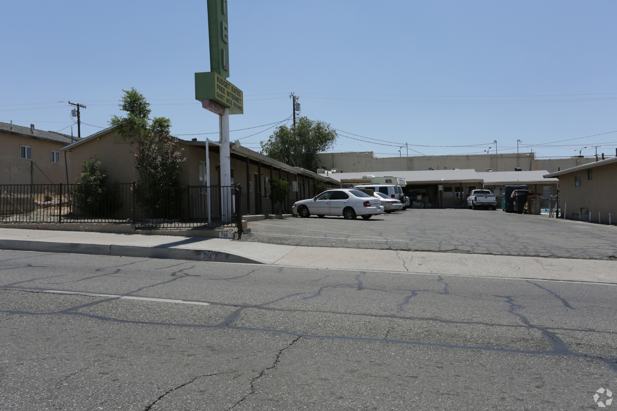 916 E Main St, Barstow, CA à vendre Photo principale- Image 1 de 1