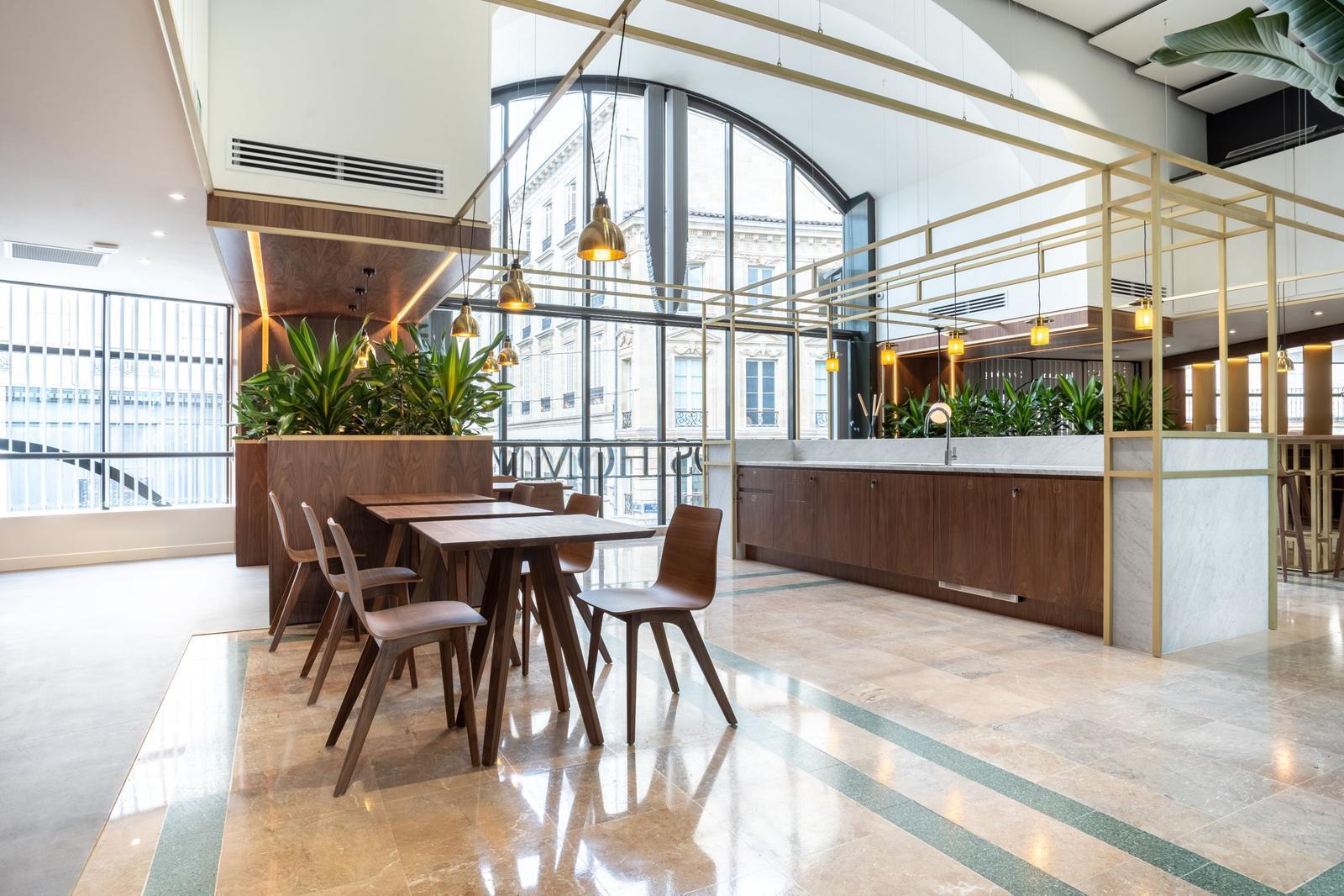 Office in Bordeaux for lease Interior Photo- Image 1 of 6