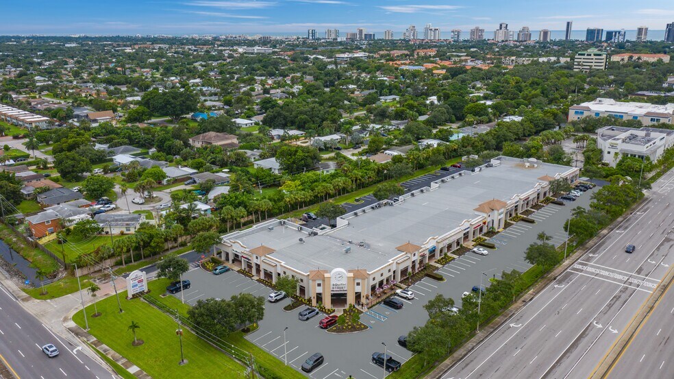 1410 Pine Ridge Rd, Naples, FL à louer - Photo du bâtiment - Image 2 de 3