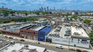 Plus de détails pour 3718 57th St, Woodside, NY - Industriel à vendre