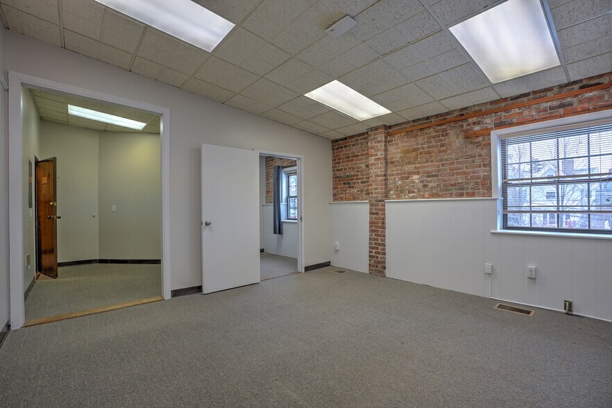 209 Cooper Ave, Upper Montclair, NJ à louer - Photo du bâtiment - Image 3 de 15