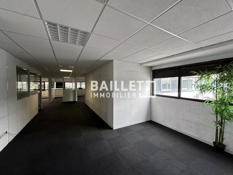 Office in Villeneuve-Loubet for sale - Interior Photo - Image 2 of 9