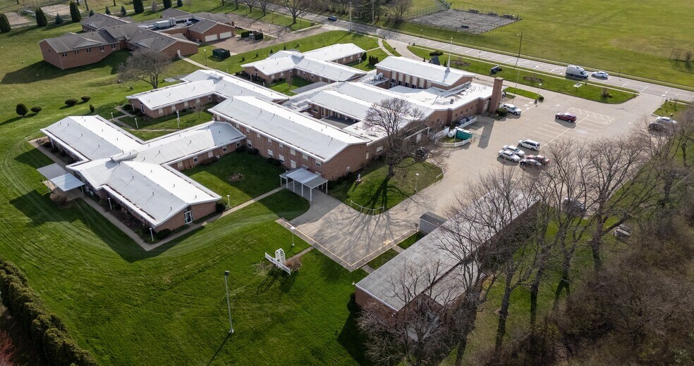 2812 Harvard Ave NW, Canton, OH à vendre - Photo du bâtiment - Image 3 de 32