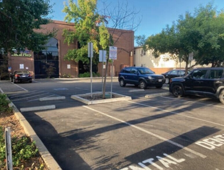 1430 Alhambra Blvd, Sacramento, CA for lease - Building Photo - Image 2 of 4