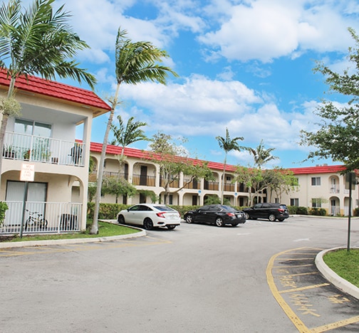 5850-5890 NW 17th Plz, Sunrise, FL à vendre Photo du bâtiment- Image 1 de 12