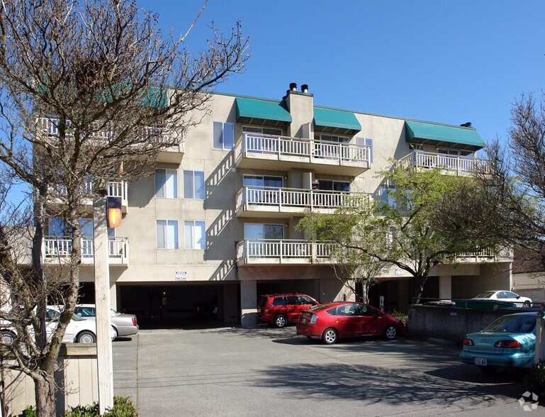 6041 California Ave SW, Seattle, WA à louer - Photo du bâtiment - Image 2 de 3