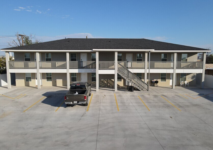 Monahans Apartment Complex portefeuille de 2 propriétés à vendre sur LoopNet.ca - Photo du bâtiment - Image 2 de 28