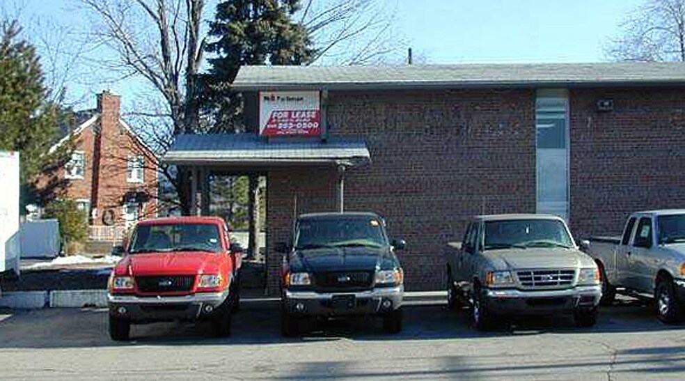 410 Cambridge Rd, Royal Oak, MI à vendre - Photo du bâtiment - Image 2 de 5