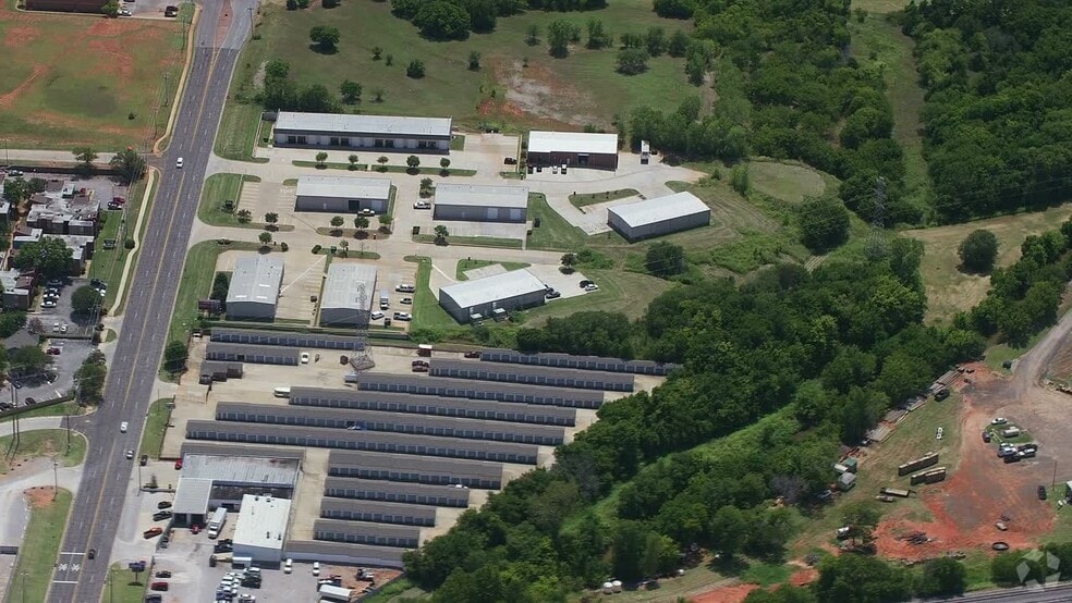 1265 N Air Depot Blvd, Midwest City, OK à vendre - Vidéo aérienne - Image 2 de 3