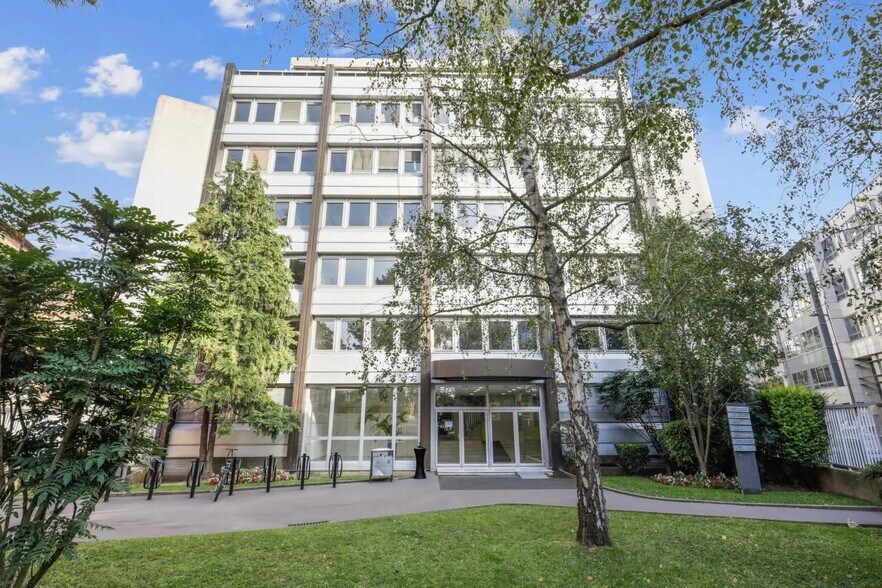 32 Rue De Cambrai, Paris à louer - Photo du bâtiment - Image 3 de 16