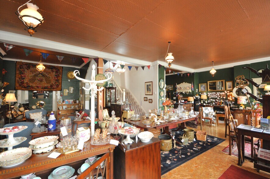 68 Victoria St, Newton Stewart for sale - Interior Photo - Image 3 of 4