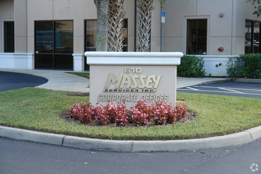 610 N Wymore Rd, Maitland, FL à louer - Photo du bâtiment - Image 3 de 10