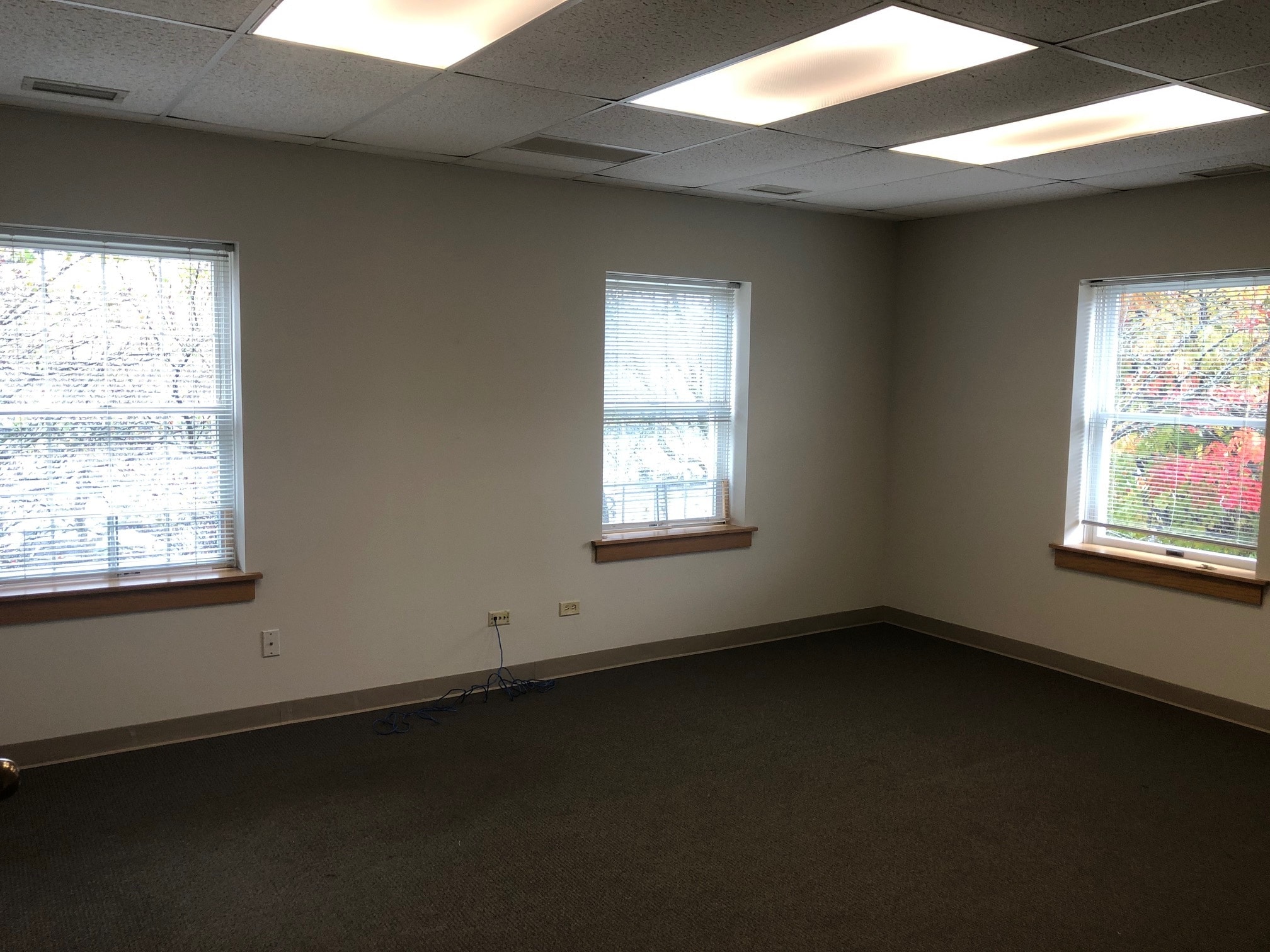 473 Dunham Rd, St Charles, IL for lease Interior Photo- Image 1 of 2