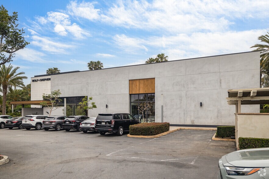 800 S Pacific Coast Hwy, El Segundo, CA à louer - Photo du bâtiment - Image 3 de 15