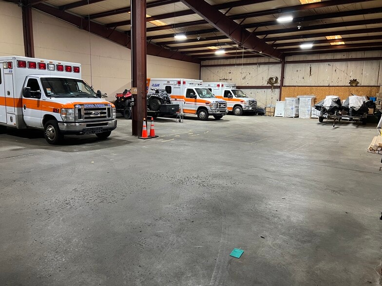 475 Church St, New Bedford, MA for lease - Building Photo - Image 3 of 6