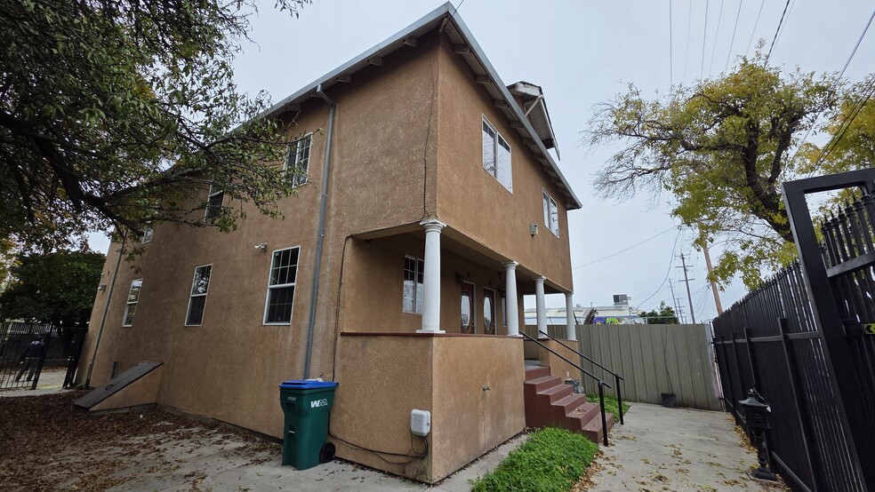 14 S Union St, Stockton, CA à vendre - Photo principale - Image 1 de 24