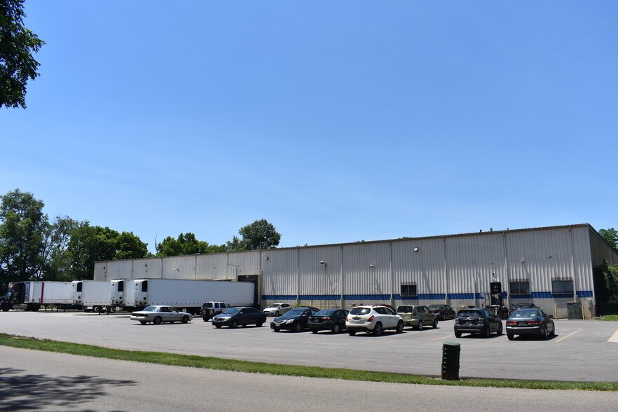 2100 Mcgaw Rd, Columbus, OH à louer - Photo du bâtiment - Image 1 de 5