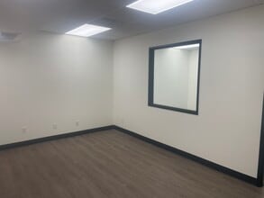 15405 SW 116th Ave, King City, OR for lease Interior Photo- Image 1 of 6