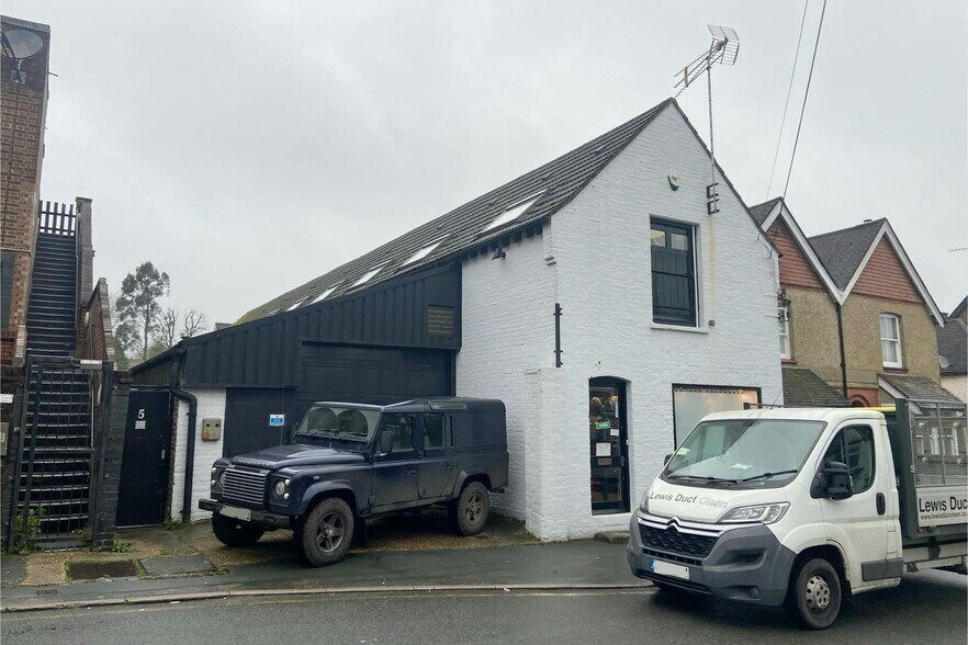 7 Amy Rd, Oxted à vendre - Photo du bâtiment - Image 2 de 3