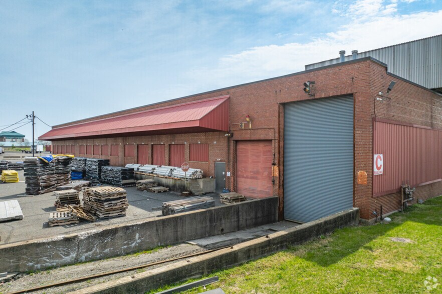 800 W Front St, Chester, PA à louer - Photo du bâtiment - Image 3 de 7