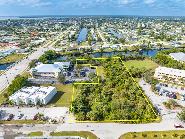 4445 Lister St, Port Charlotte, FL for sale - Primary Photo - Image 2 of 8