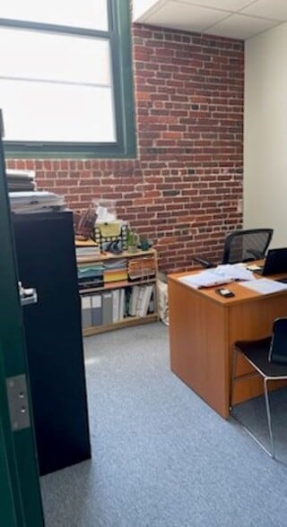119R Foster St, Peabody, MA à louer - Photo du bâtiment - Image 2 de 10