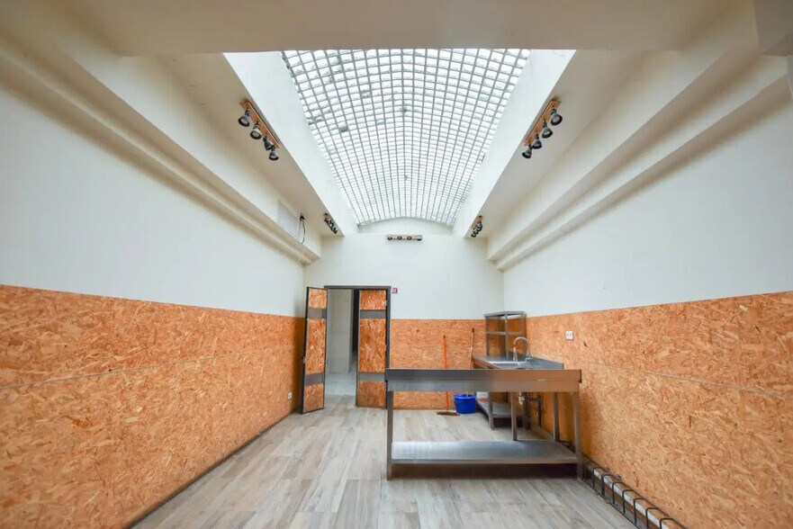 Commerce de détail dans Paris à louer - Photo du bâtiment - Image 3 de 8