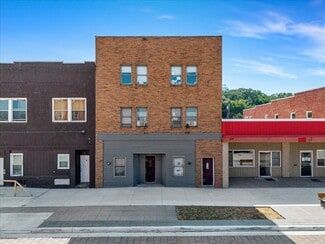 Plus de détails pour 1022 15th Ave, East Moline, IL - Multi-résidentiel à vendre