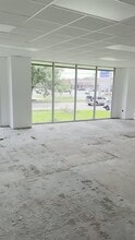 6915 Antoine Dr, Houston, TX à louer - Vidéo sur l’inscription commerciale