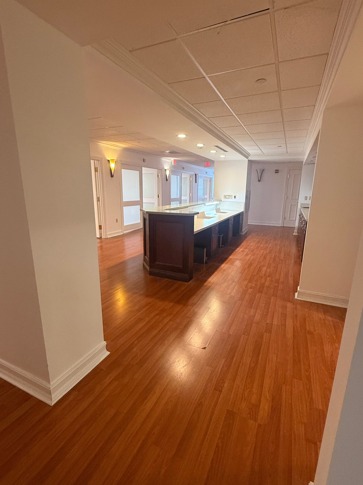 400 Arthur Godfrey Rd, Miami Beach, FL for lease Interior Photo- Image 1 of 6