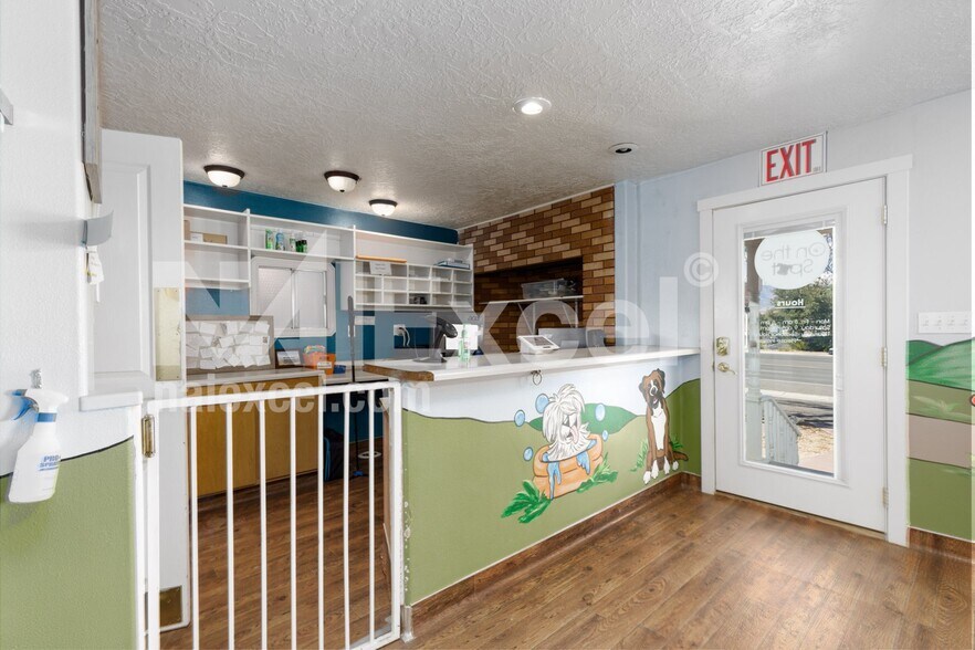 1545 W State St, Hurricane, UT à vendre - Photo du bâtiment - Image 2 de 34