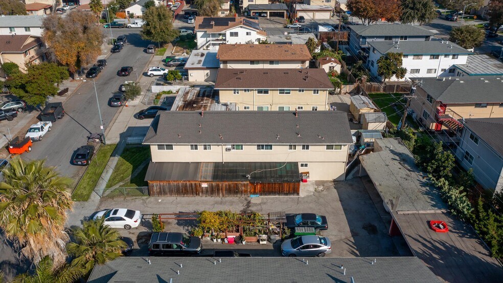 2360 Mammoth Dr, San Jose, CA à vendre - Photo du bâtiment - Image 3 de 40