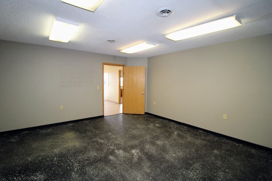 8401 NW 282nd St, Berthold, ND for lease - Building Photo - Image 3 of 21