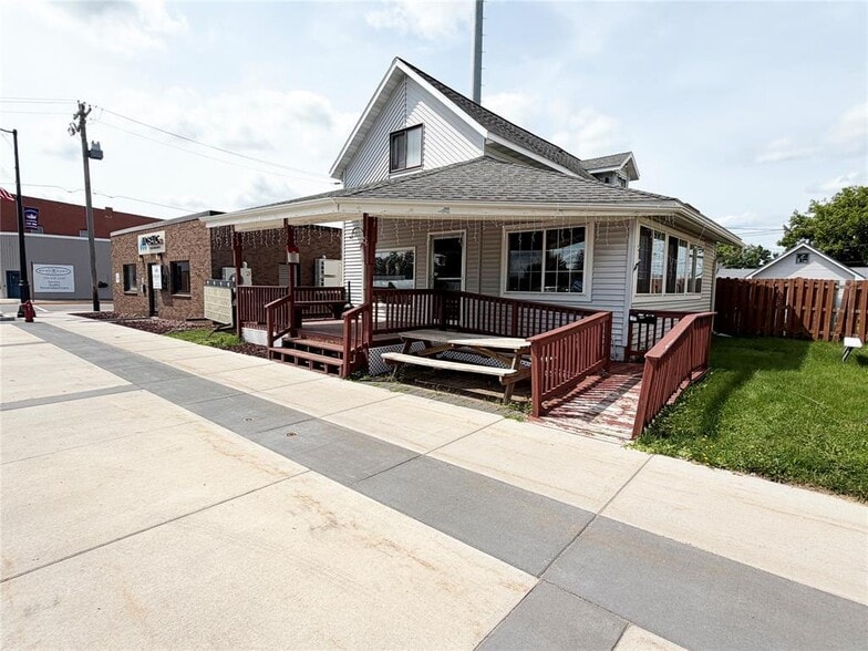613 E La Salle Ave, Barron, WI for sale - Building Photo - Image 2 of 21