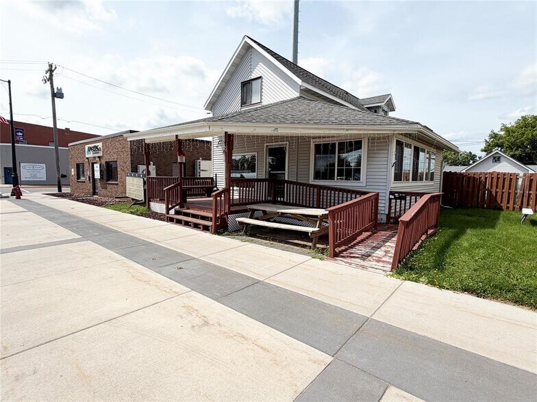 613 E La Salle Ave, Barron, WI à vendre - Photo du bâtiment - Image 2 de 21