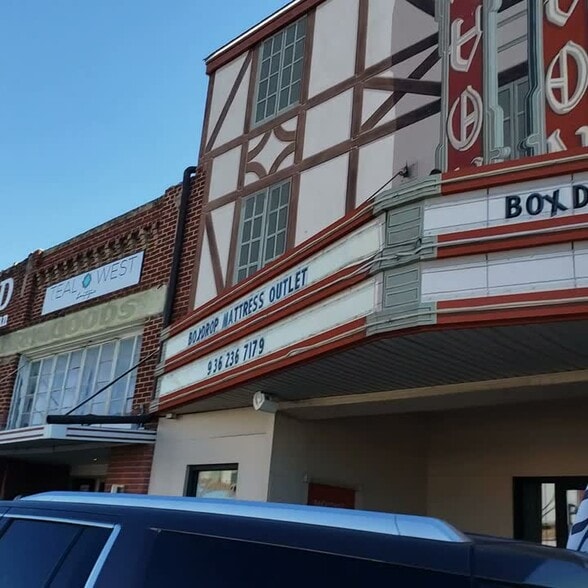 1219 Sam Houston Ave, Huntsville, TX à louer - Vidéo sur l’inscription commerciale - Image 2 de 3