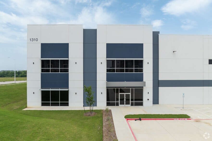 1310 Blue Ridge, Georgetown, TX for lease - Building Photo - Image 3 of 17