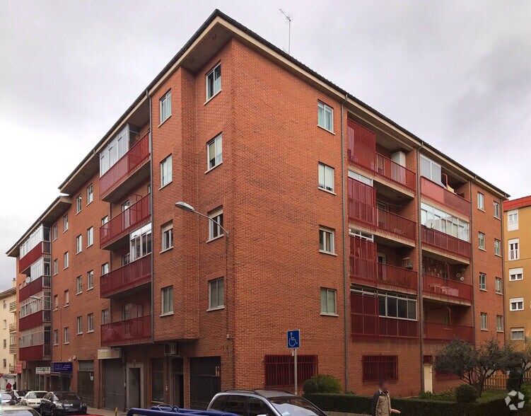 Calle Virgen de las Angustias, 37, Ávila, Ávila for lease - Building Photo - Image 2 of 2