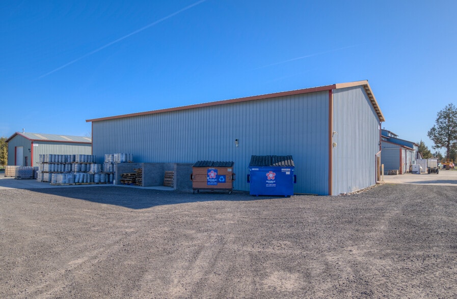 19330 Pinehurst Rd, Bend, OR for sale - Building Photo - Image 2 of 4