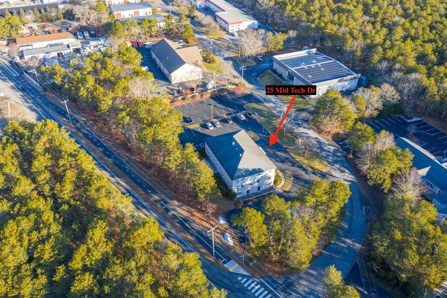 25 Mid-Tech Dr, West Yarmouth, MA à vendre - Photo du bâtiment - Image 2 de 7